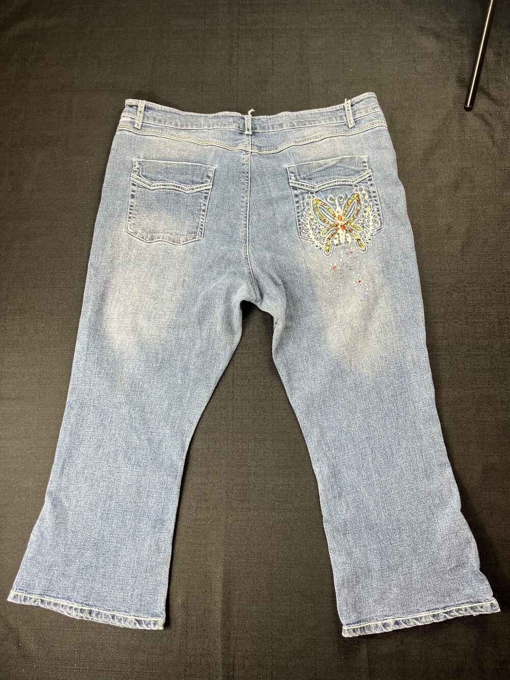 Flared capri Apollo Jeans light wash Butterfly embroidered size 18/ 36waist